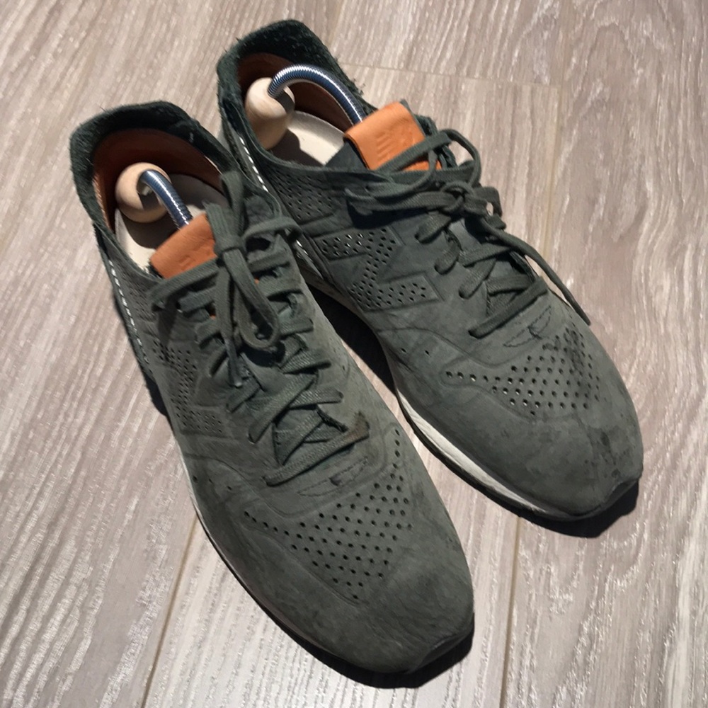 Green new balance, size 8